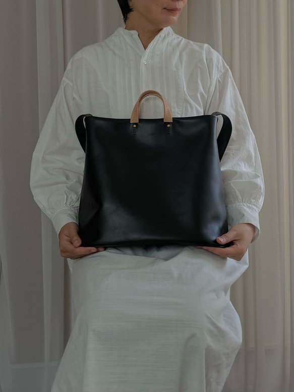 【受注生産】Vapaa（black）-大きめでやわらかい革のショルダーバッグ- 15枚目の画像
