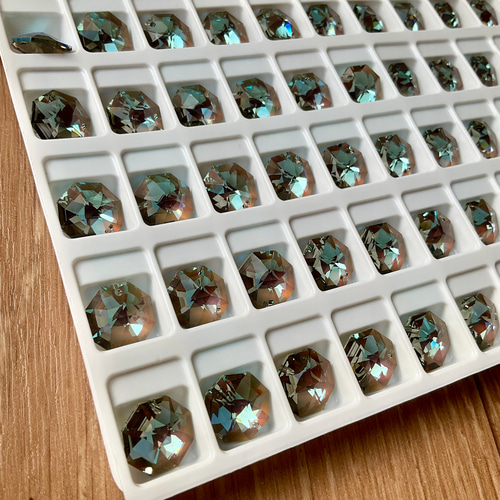 10粒】スワロフスキー オクタゴン ブラックダイヤモンドシマー 10粒】スワロフスキー オクタゴン ブラックダイヤモンドシマー