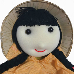 ベトナムの民族雑貨 すげ笠をかぶった女の子のお人形ポーチ オレンジ 1枚目の画像