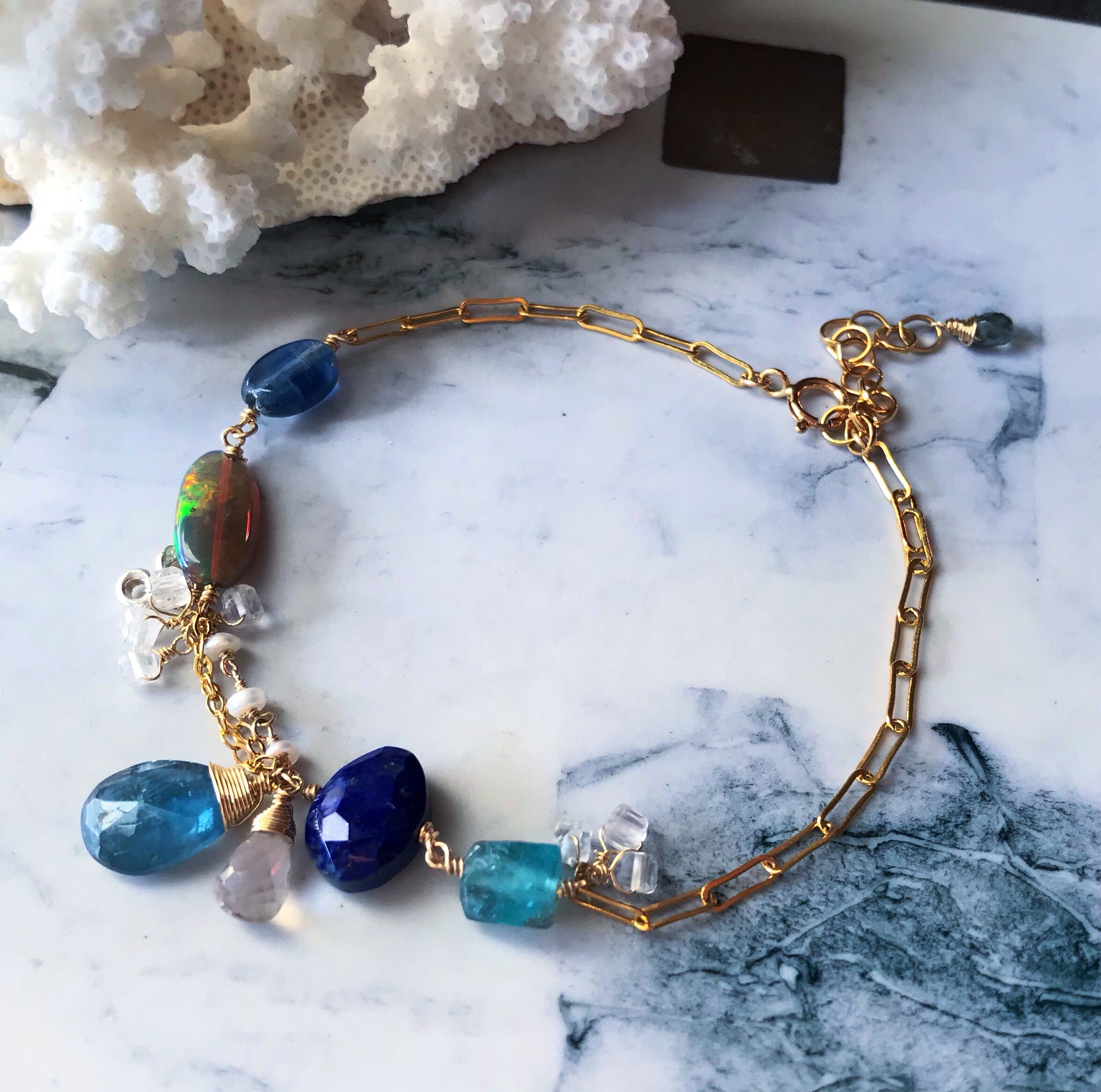 【Ｋ14gfとカレンシルバー】カイヤナイトとブラックオパールのブレスレット