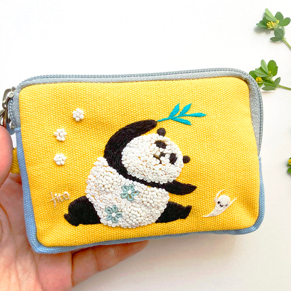 再販「体操パンダ」手刺繍。コスメポーチに。モバイルグッズ整理に 6枚目の画像