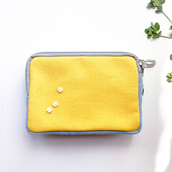 再販「体操パンダ」手刺繍。コスメポーチに。モバイルグッズ整理に 3枚目の画像