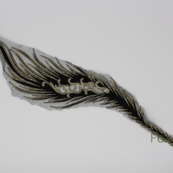 チュール刺繍モチーフ 1枚 羽根 大サイズ Aタイプ 黒色×金ラメ糸 (MFT0L2BKFO0A) 5枚目の画像