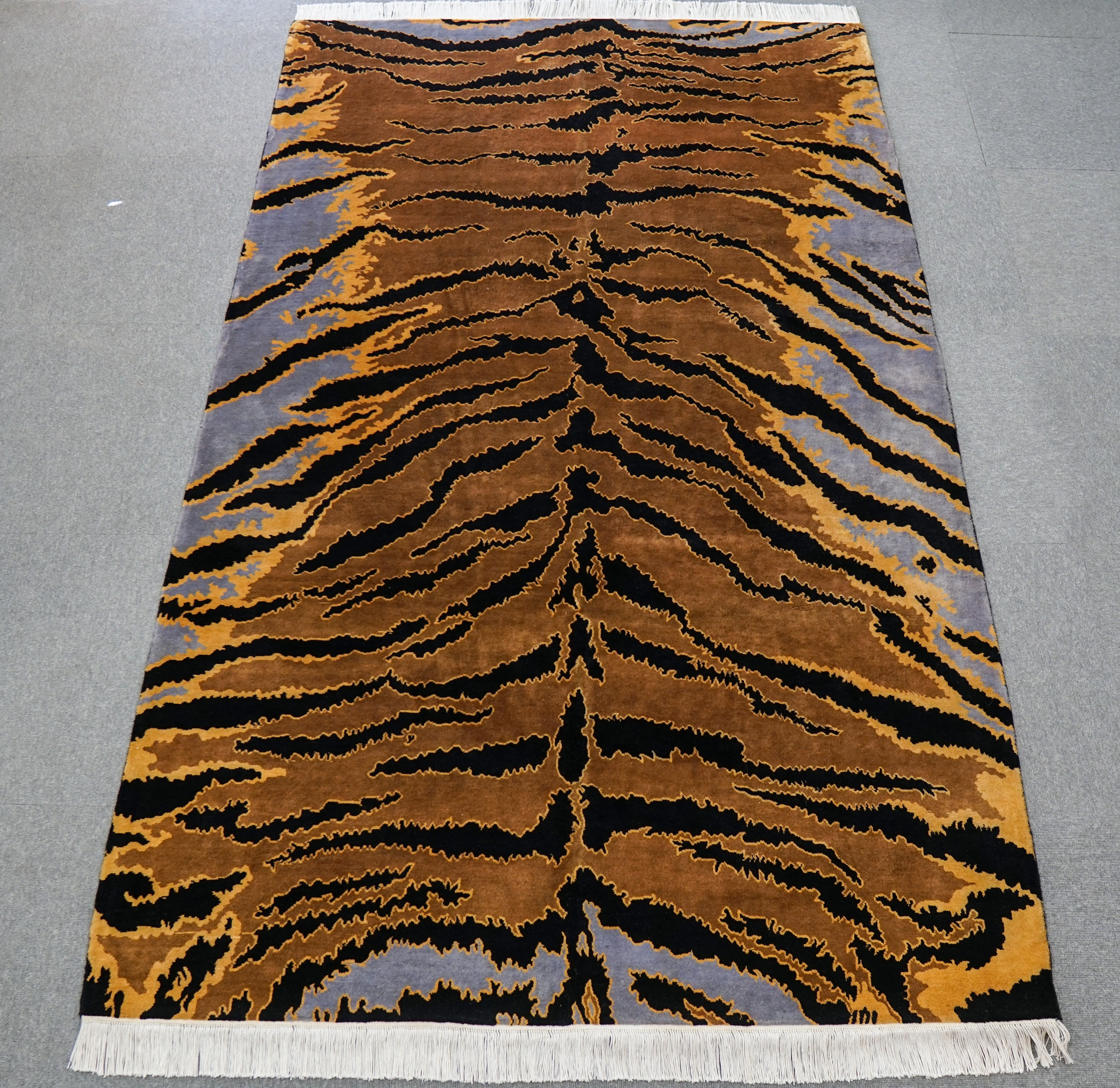 234×145cｍ【 ペルシャ手織り絨毯 】