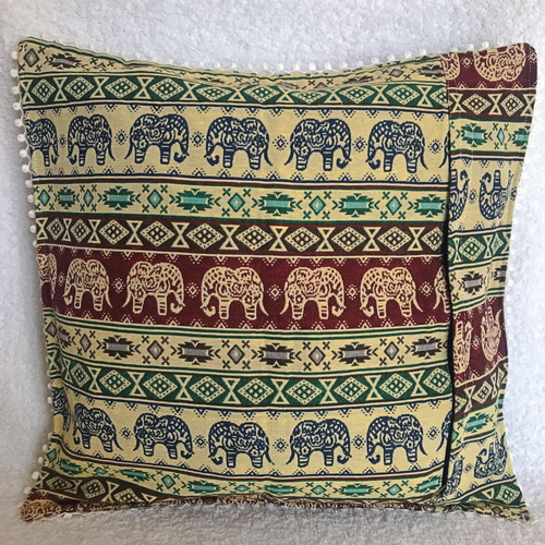 クッションカバー ベトナム ハンドメイド刺繍 民族刺繍 高級感