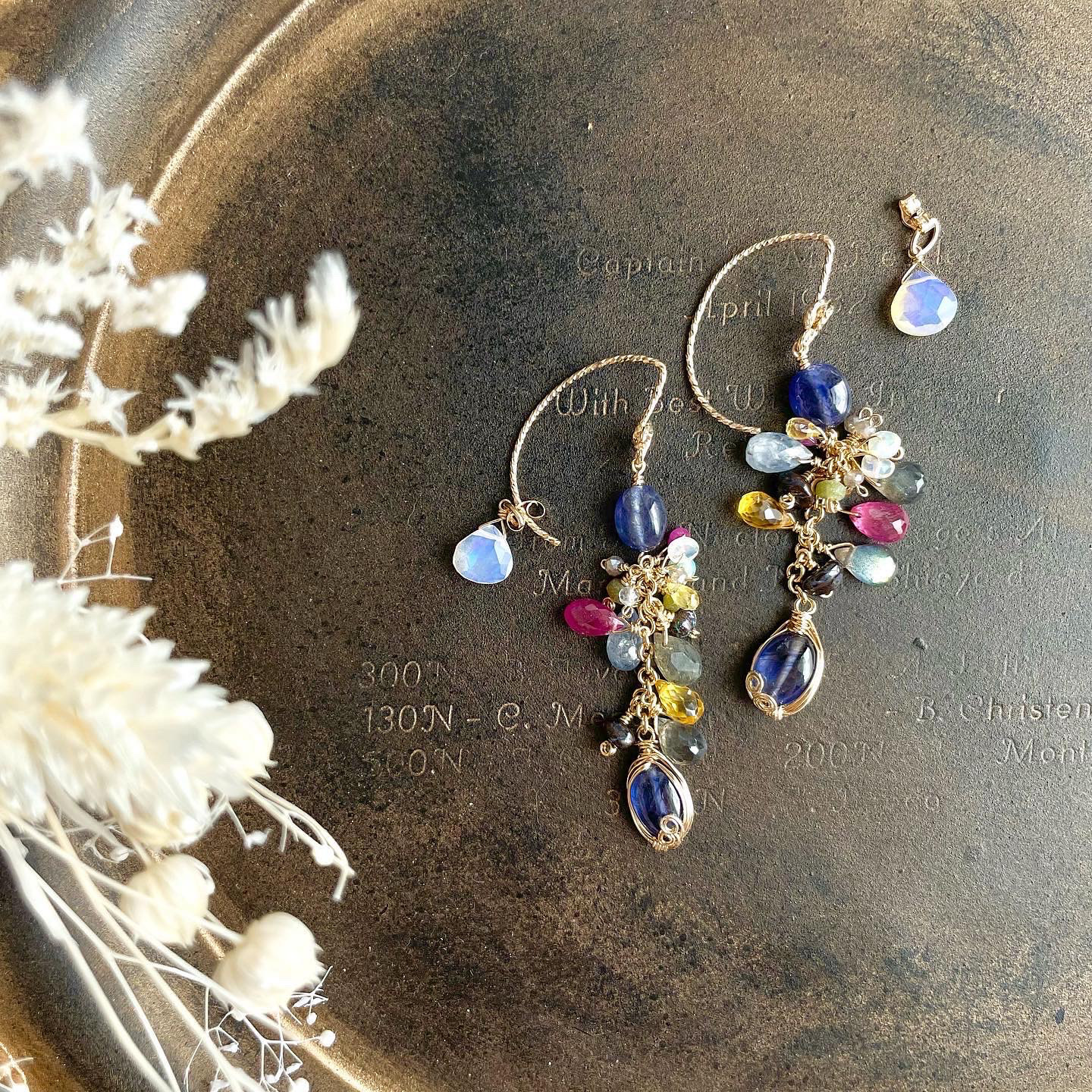 14kgf使用 サファイアとオパールのピアス（イヤリング変更不可）