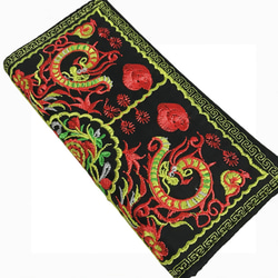 ベトナムの民族雑貨 クッションカバー 中南部少数民族の伝統的デザイン