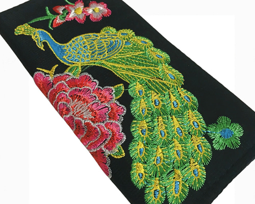 ベトナムで購入した刺繍の絵。半額で d2d78e76d6ba776784ee2223832079