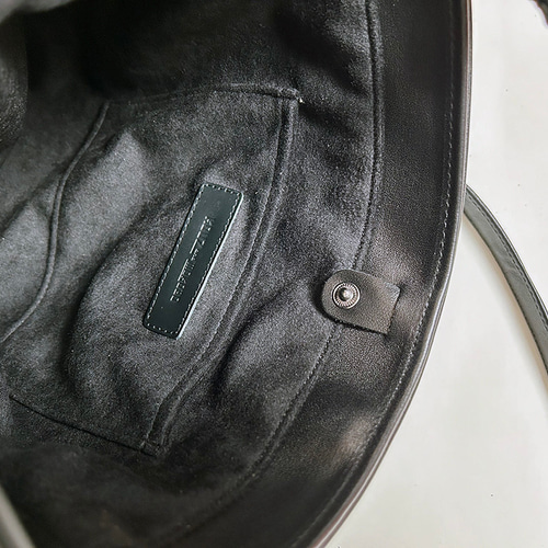 ▽KURO/本牛革 一番使いやすい◎大人のレザーのショルダーバッグ