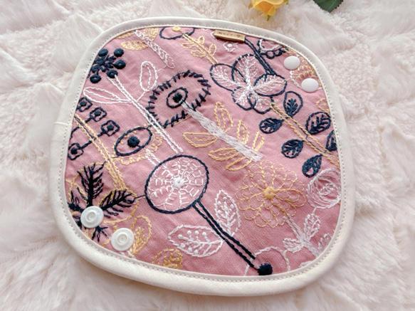 膣ケア　国産オーガニックコットン　布ライナー　刺繍生地　レース　フェミニンケア　花柄　上質生地　ピンク系 2枚目の画像