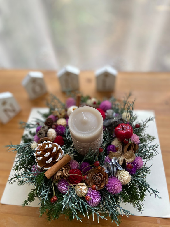 プリザーブドグリーンと木ノ実のキャンドルアレンジリース  