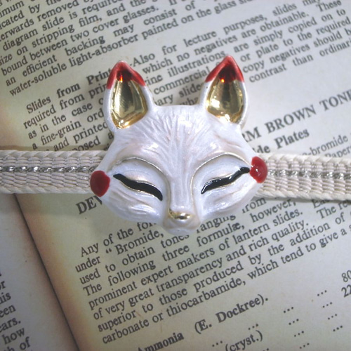 参考作品  『狐の嫁入り』帯留 帯飾りセット 楽天市場】帯留「花嫁狐」公式 ふりふ 公式 ふりふ 帯留め 浴衣