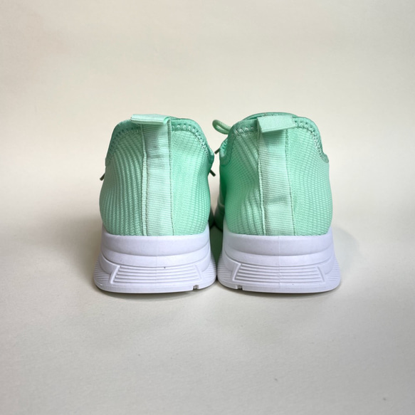 ◆實體半價販售 / 23.5cm（24.0cm用） ◆針織材質製成的Rakuchin運動鞋（薰衣草×白雨） 第4張的照片