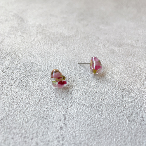 ローズクォーツと小粒天然石のピアス ローズクォーツと小粒天然石のピアス