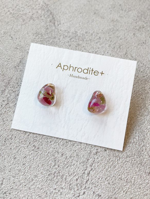 ローズクォーツと小粒天然石のピアス ローズクォーツと小粒天然石のピアス