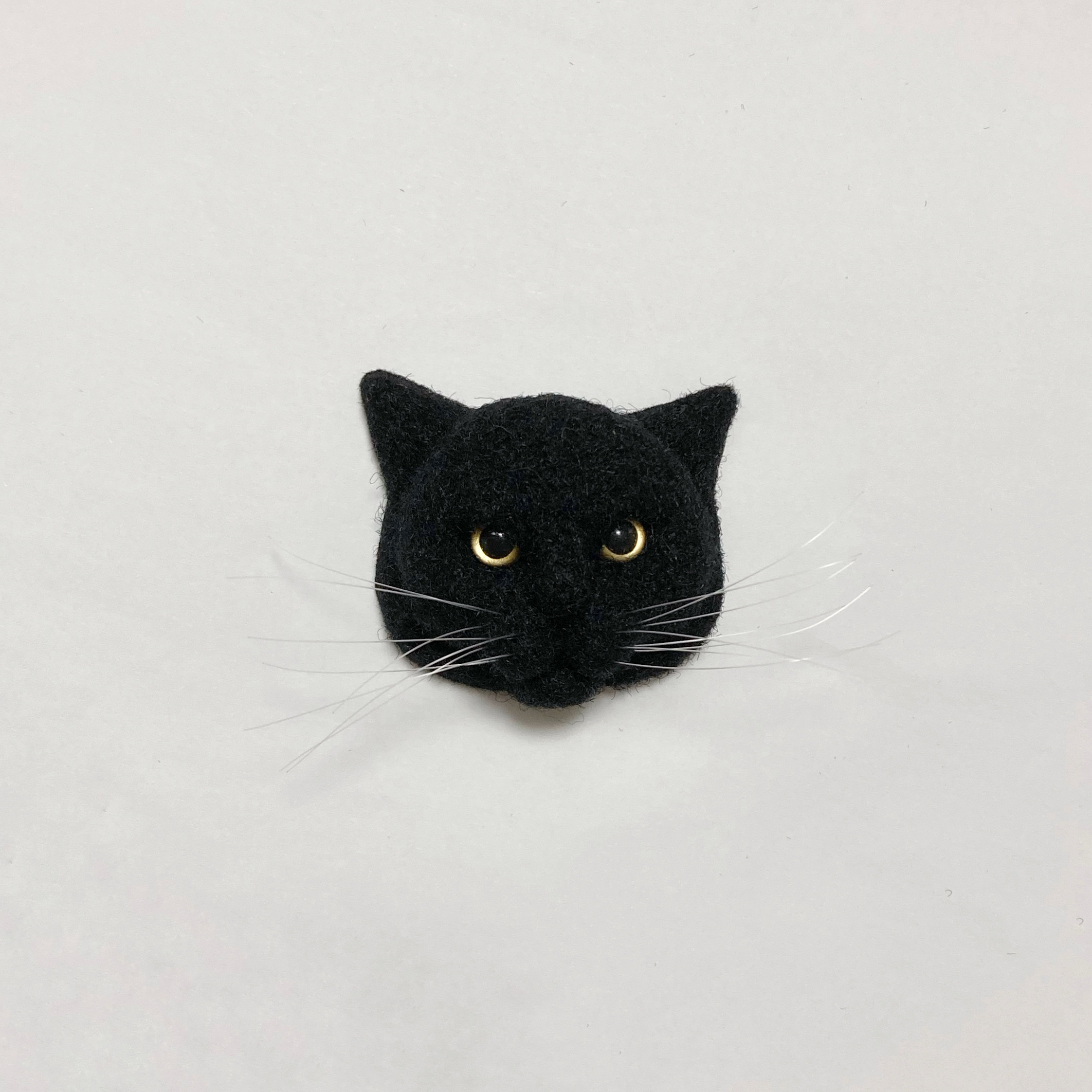 黒猫型ブローチ CINER