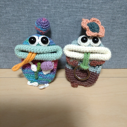 パクパクモンスター虹色キーケース小物入れ&ペットボトルカバー