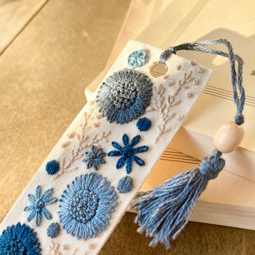 早い者勝ち‼️お値下げ中超希少品　刺繍入り　ヒグチユウコ　サイン入り 栞紐　特装版 サイン本☆Higuchi Yuko Artwarks ヒグチユウコ作品集 奥付入