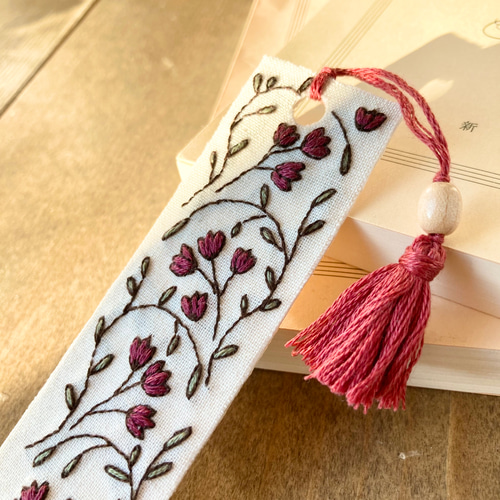 早い者勝ち‼️お値下げ中超希少品　刺繍入り　ヒグチユウコ　サイン入り 栞紐　特装版 BIRD BOOKMARKER 刺繍しおり コマドリ｜HISAGO ヒサゴ株式会社