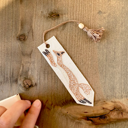 【かけるキツネ】手刺繍のしおり《受注制作》 3枚目の画像