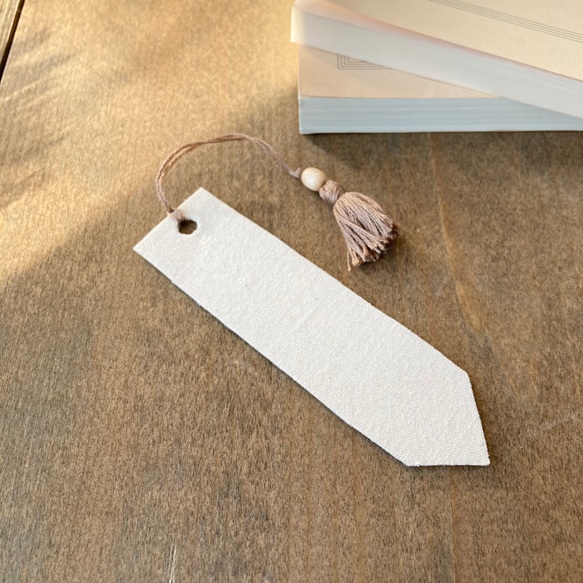 【かけるキツネ】手刺繍のしおり《受注制作》 2枚目の画像