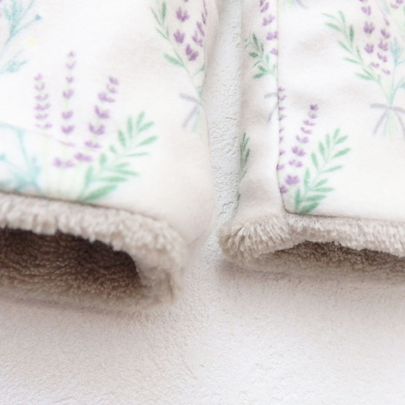 ふんわり優しい リバーシブル ハンドウォーマー（手袋） ベージュ/ラベンダー（オリジナル生地） 7枚目の画像