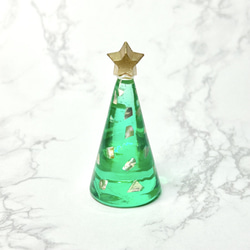 【ミニサイズ】アワビの輝きが鮮やか！シンプルなクリスマスツリー。レジン製。 2枚目の画像
