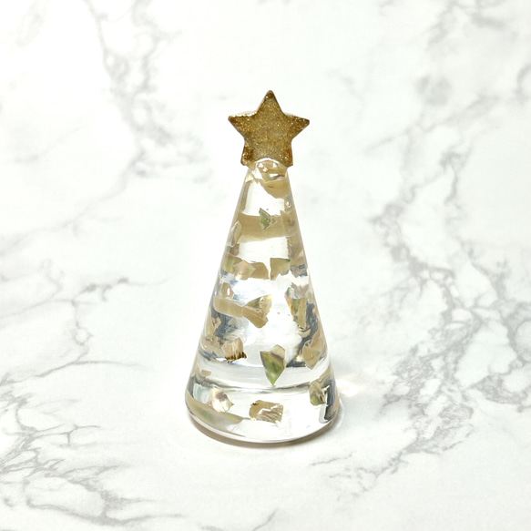 【ミニサイズ】アワビの輝きが鮮やか！シンプルなクリスマスツリー　クリア。レジン製。 4枚目の画像