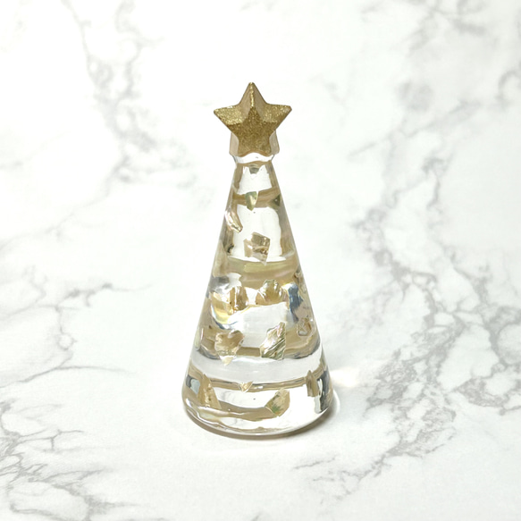 【ミニサイズ】アワビの輝きが鮮やか！シンプルなクリスマスツリー　クリア。レジン製。 2枚目の画像