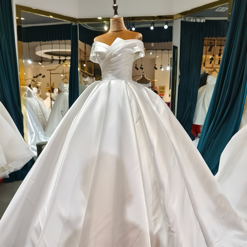 激安！豪華トレーン オフショルダー 袖あり二の腕を隠せる オーダー  