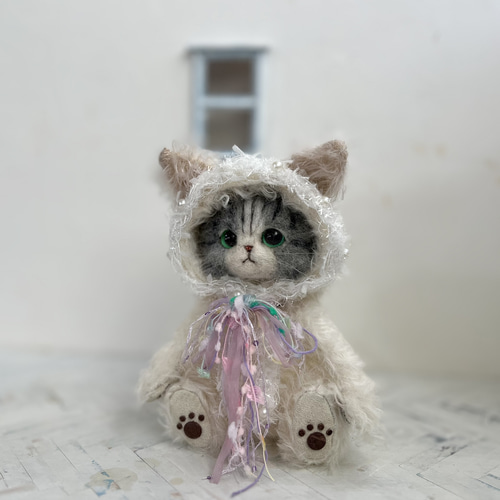 ねこの着ぐるみを着たにゃんこ(ホワイト) テディベアタイプ 羊毛