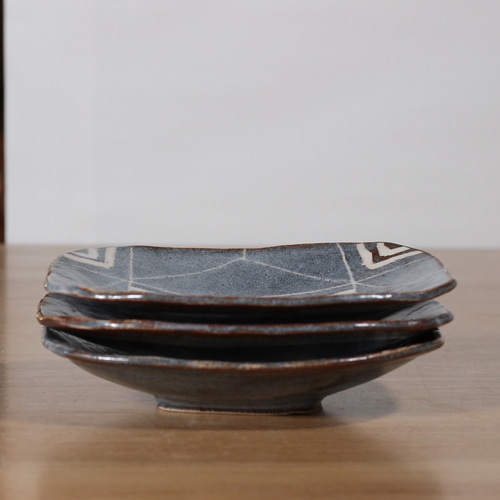 鼠志野長角皿】s304 取り皿 美味しい 人気 おしゃれ 素敵 かわいい