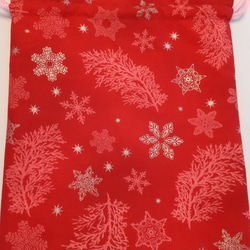 クリスマスの巾着　雪の模様の赤 2枚目の画像