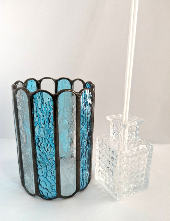 ガラス製 ステンドグラスキャンドルホルダー アロマホルダー 花瓶ホルダー 水色系 3枚目の画像
