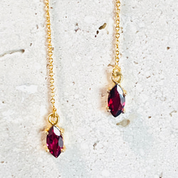 アメジストとロードライトガーネットのアメリカンピアス14kgf