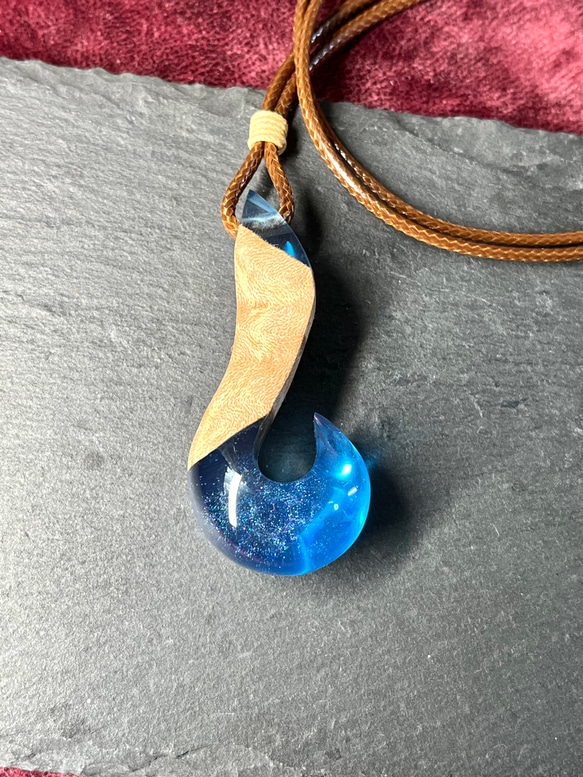 ウッドレジンペンダント ネックレス・ペンダント TailHook ウッドレジン 通販｜Creema(クリーマ)