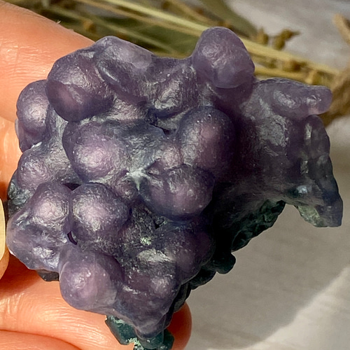 奇妙に美しい メタリックな光沢をもつグレープアゲート 原石標本