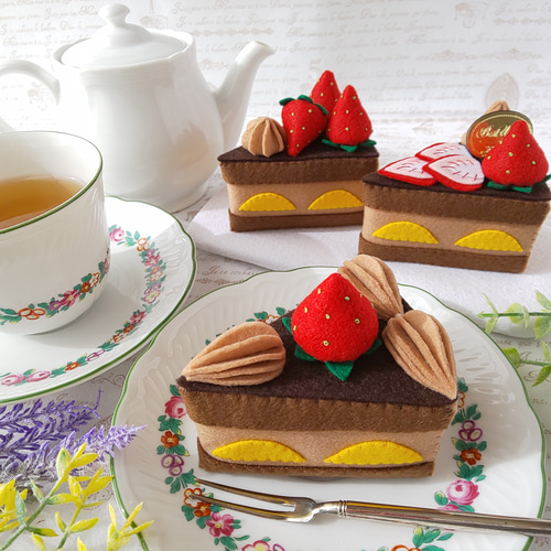 フェルトのおままごと＊いちごのショートケーキ(チョコレート)3