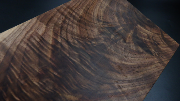 カッティングボード 大きいサイズ ◎樹種 ウォールナット ◎仕上げ 自然塗料　木製 木 一枚板 丸 パン ウォルナット 9枚目の画像