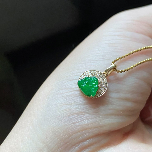 天然ミャンマー産本翡翠 K18 ペンダントトップ