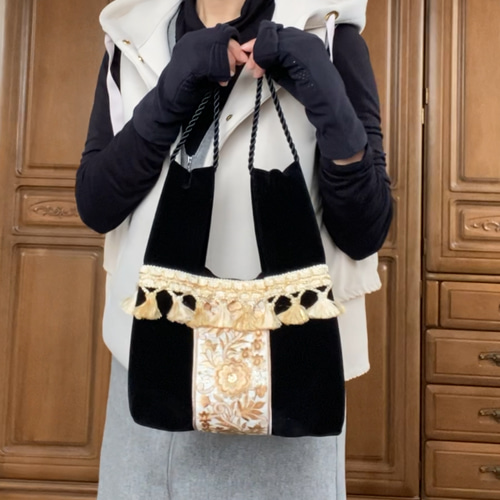 ゴールドフラワー(ベージュ)のハンドバッグ♥︎ショルダーバッグ  