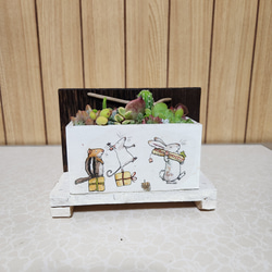 多肉植物寄せ植え　そのまま飾れる　木製プランター　ハンドメイド　　デコバージュ　 6枚目の画像