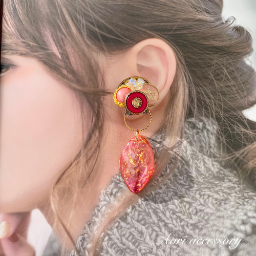 再入荷アイテム 女王蜂の王冠〜蜂＆韓国＆ヴィンテージボタン×シェル＆金箔封入 イヤリング・ノンホールピアス