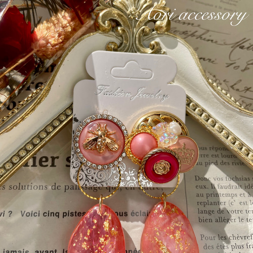 女王蜂の王冠〜蜂＆韓国＆ヴィンテージボタン×韓国チャーム☆2way