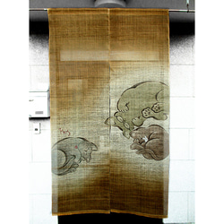 麻暖簾（親子の眠りにゃんこ）（金茶色） 3枚目の画像