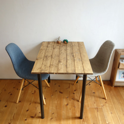 シンプルなダイニングテーブル《幅90ｘ奥行62cm》【無垢材・2人用】色：アンティークブラウン 3枚目の画像