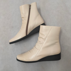 まさに極上仕立て♪合わせやすいベージュカラー♪軽さ170gの感動体験♪品質最優先の日本製♪ 1枚目の画像