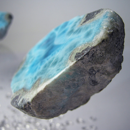 ラリマー こぶし大の原石 1721g【送料込】 LMRG062 ドミニカ共和国の