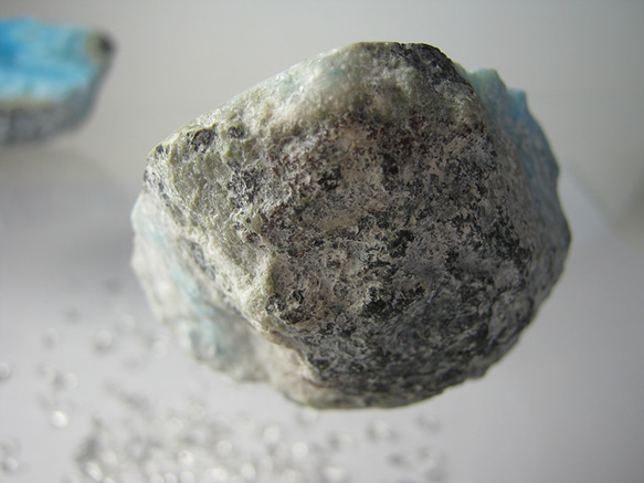 ラリマー　こぶし大の原石　1721g【送料込】　LMRG062　ドミニカ共和国の鉱山から　larimar 9枚目の画像
