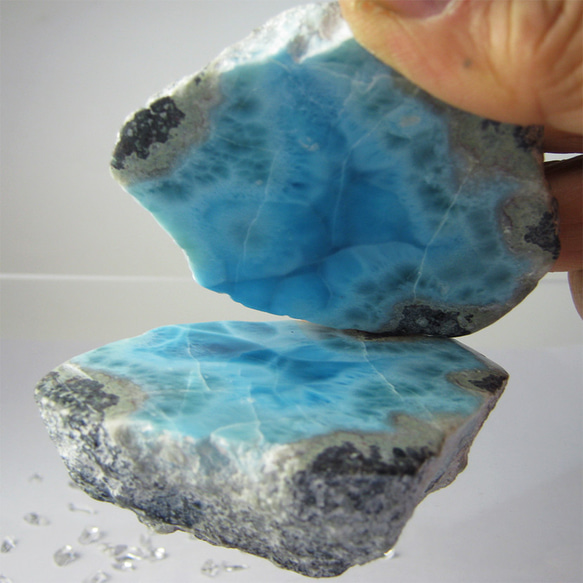 ラリマー　こぶし大の原石　1721g【送料込】　LMRG062　ドミニカ共和国の鉱山から　larimar 1枚目の画像